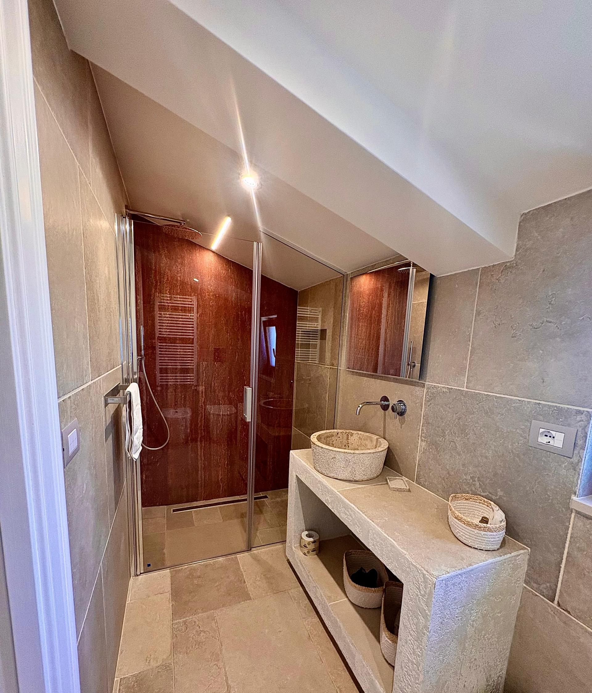 camera matrimoniale superiore della Posta Del Guardiano Country House a Vieste nel Gargano