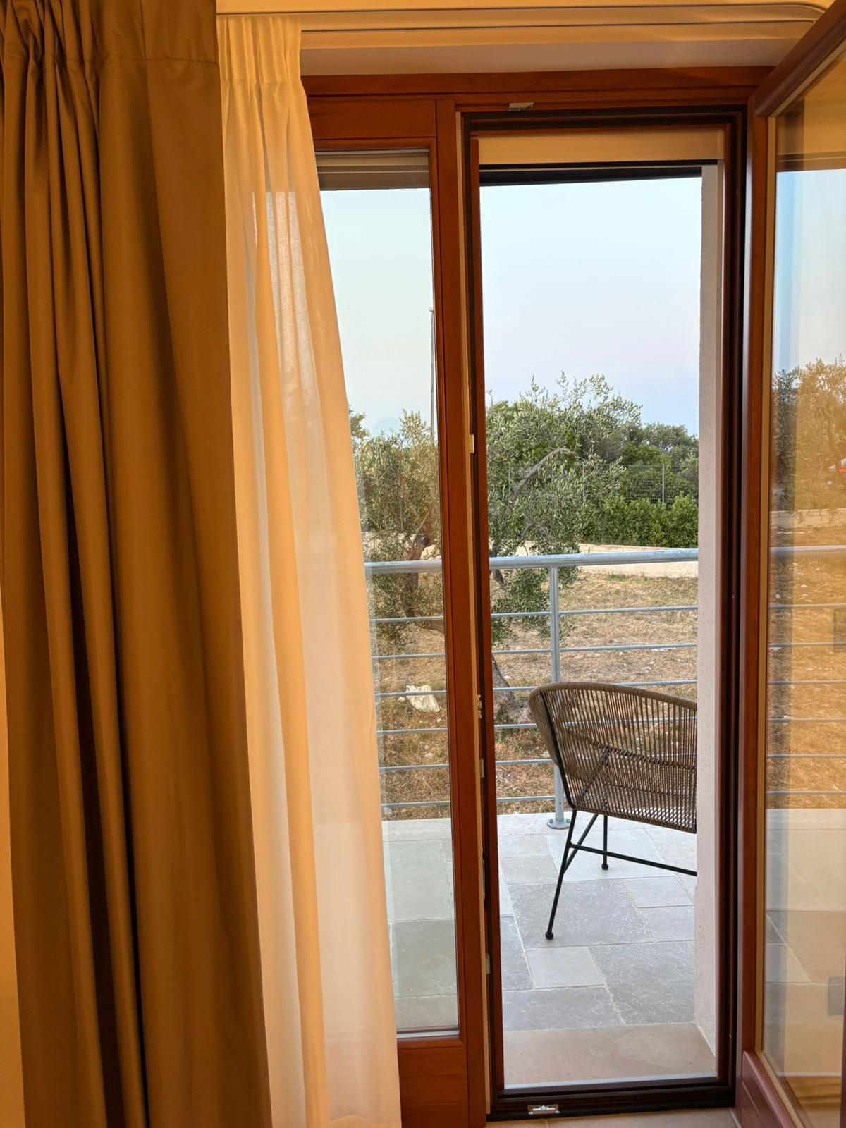 camera matrimoniale superiore della Posta Del Guardiano Country House a Vieste nel Gargano