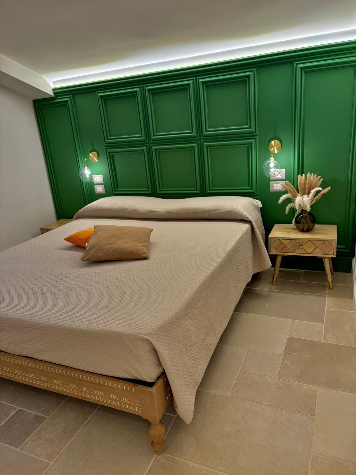 camera matrimoniale superiore della Posta Del Guardiano Country House a Vieste nel Gargano