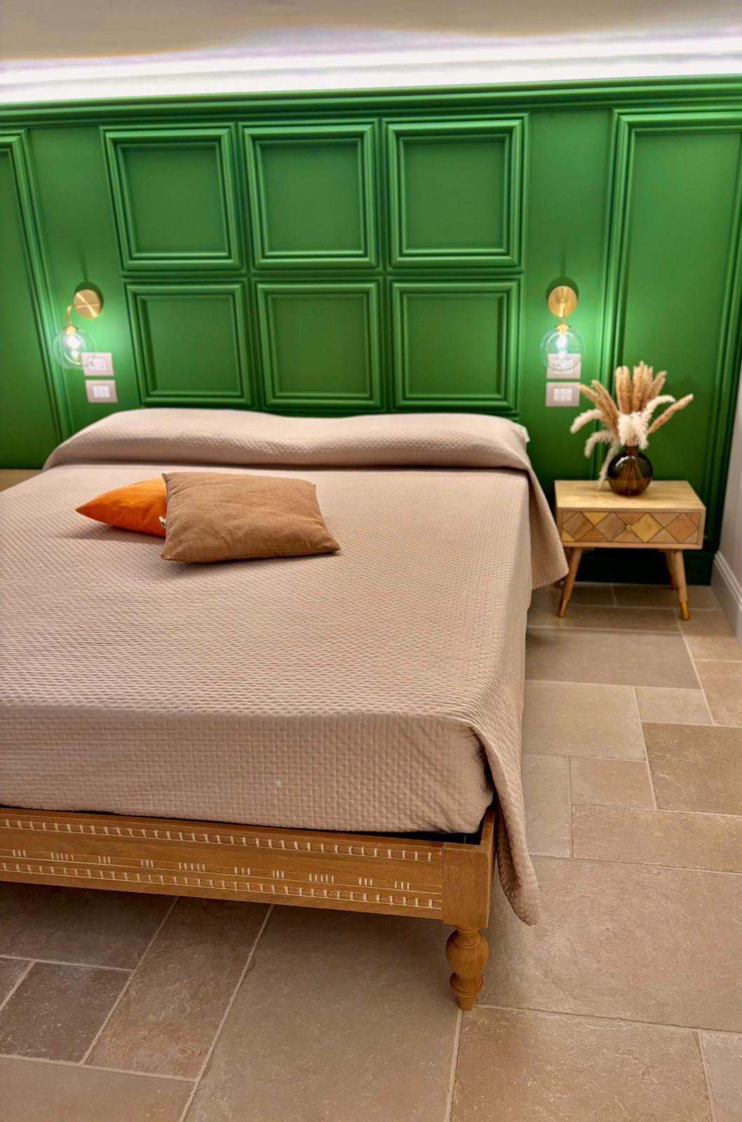 camera matrimoniale superiore della Posta Del Guardiano Country House a Vieste nel Gargano