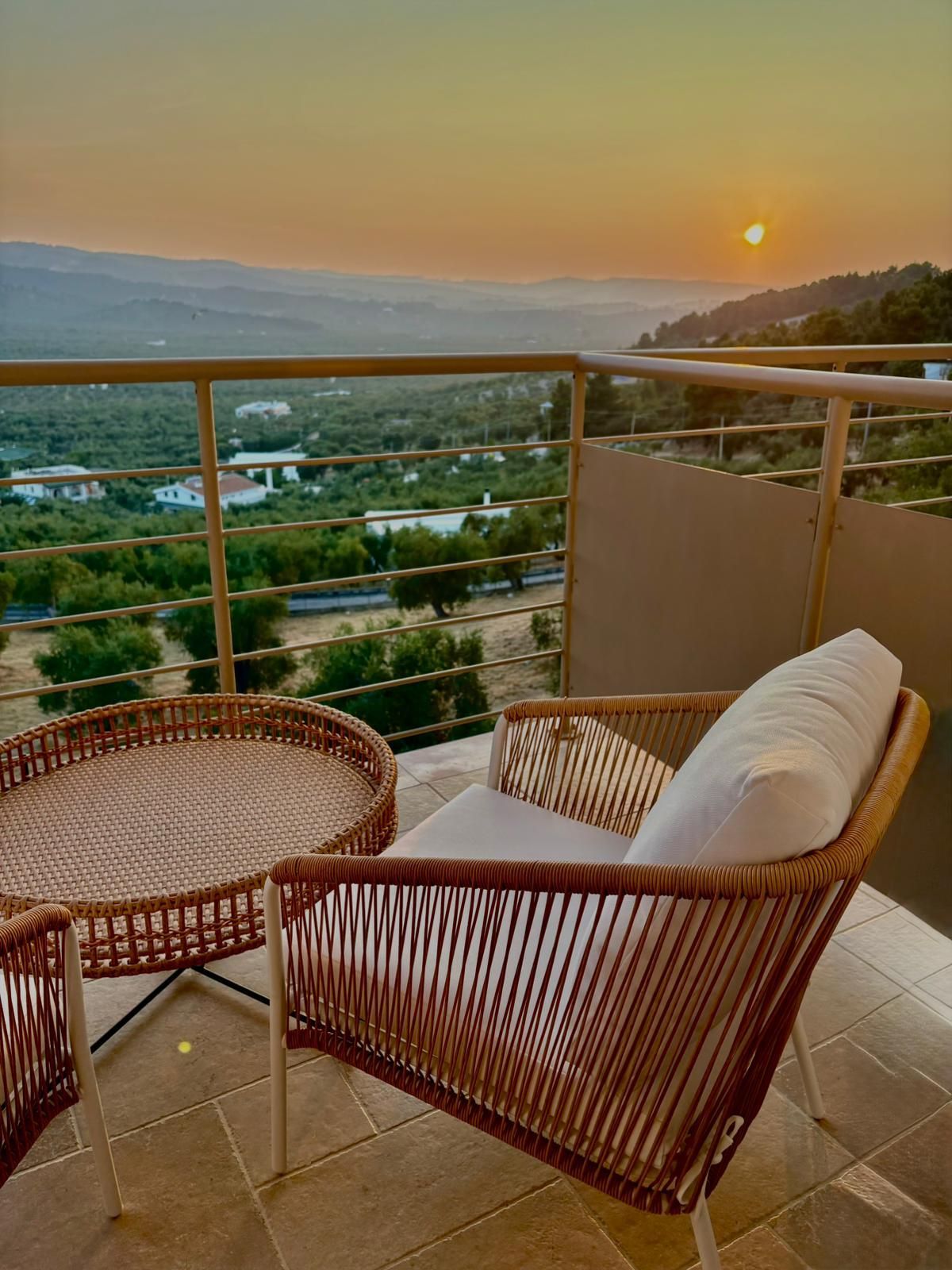 camera matrimoniale superiore della Posta Del Guardiano Country House a Vieste nel Gargano